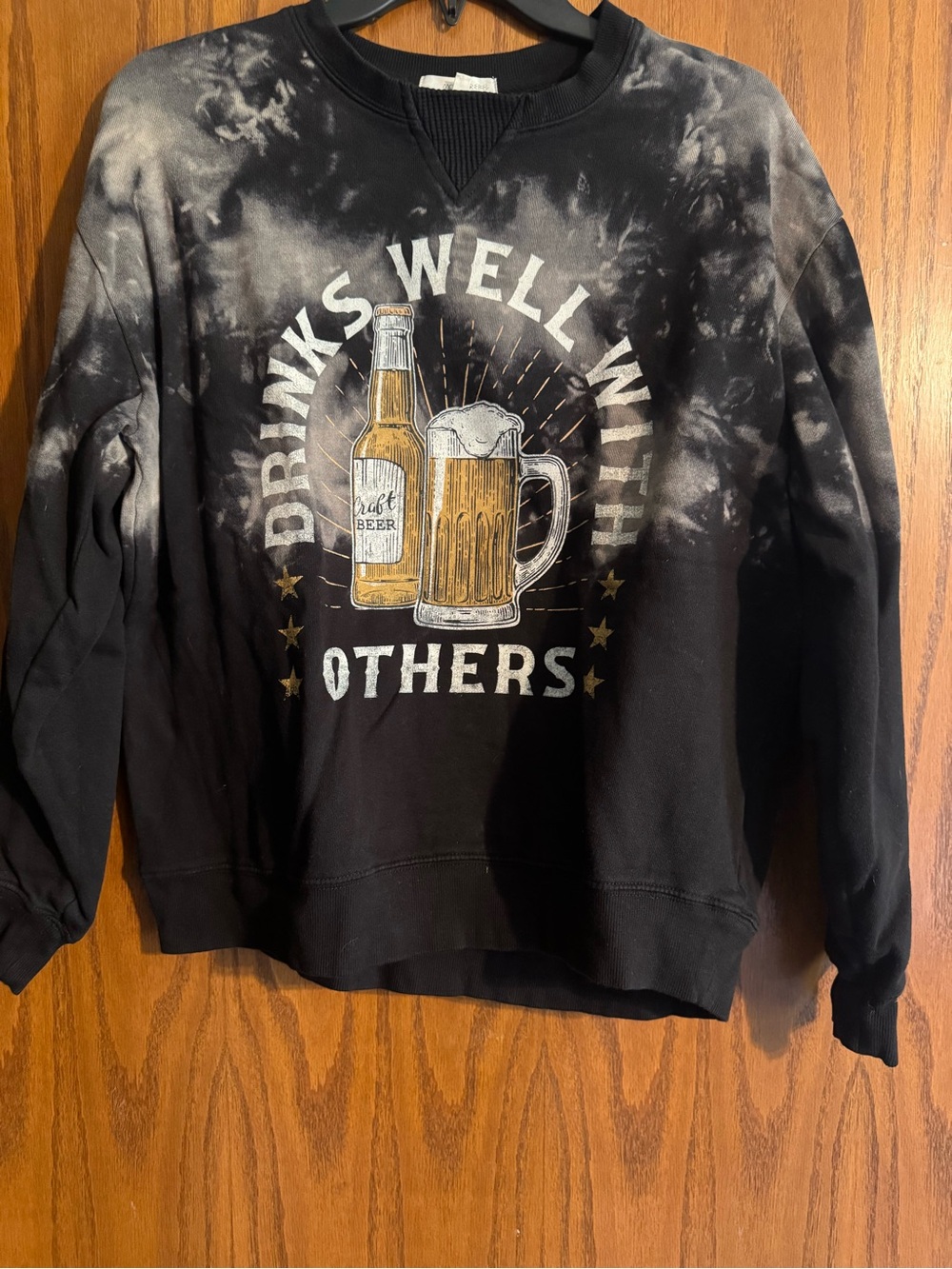 Buckle Black Tie-Dye Graphic Crewneck Sweatshirt with Beer Print